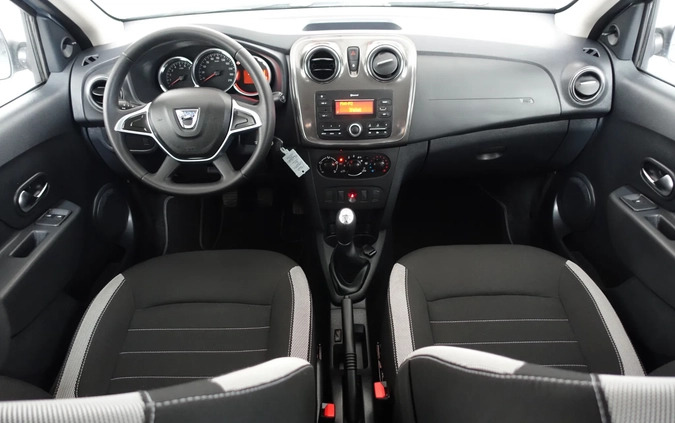 Dacia Sandero Stepway cena 37900 przebieg: 113000, rok produkcji 2019 z Pabianice małe 211